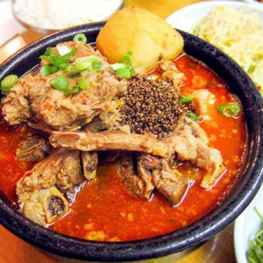 14. Pork Bone Soup 감자탕猪骨汤 Incheon House Korean