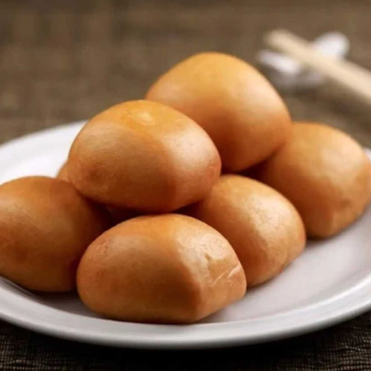 16. Fried Mantou Blossom Hotpot & Sushi